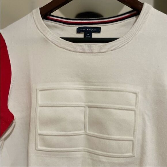 TOMMY HILFIGER WOMEN'S CREW NECK SWEATER SIZE MEDIUM - Picture 4 of 8